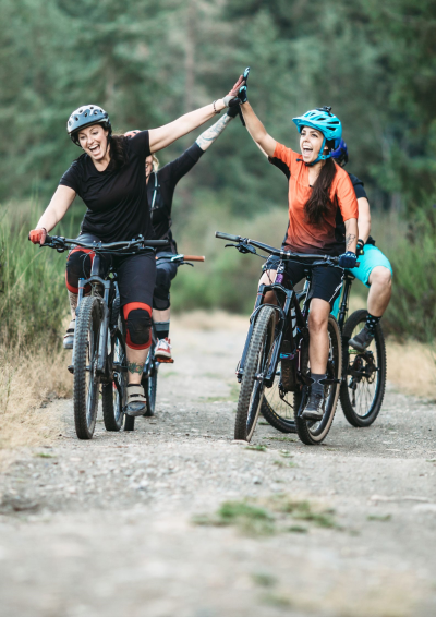 Unge på mountainbike